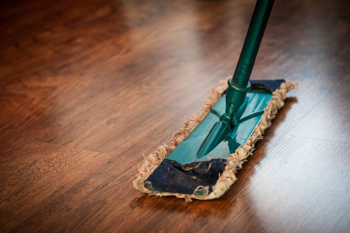 old-cleaning-tool